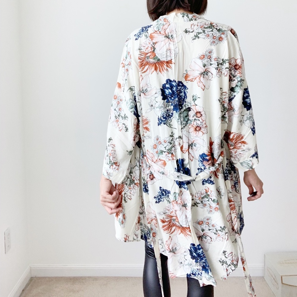 BOHO FLORAL KIMONO DUSTER- IVORY MISSING WAIST TIE - Picture 4 of 4